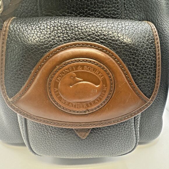 Vintage Dooney & Bourke Drawstring Bucket Bag Backpack purse Black Brown Leather - Picture 2 of 13